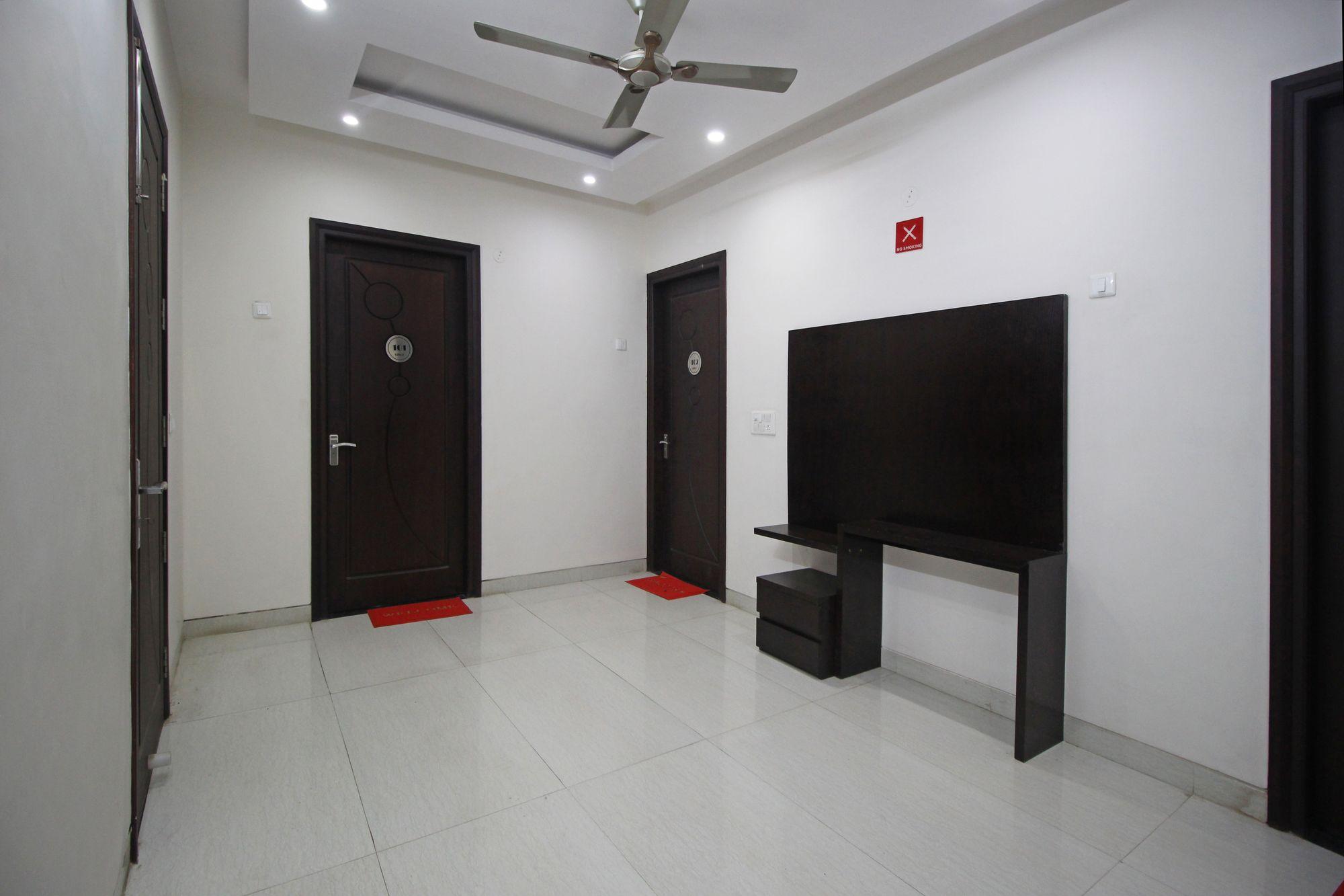 Oyo 8110 Nstay 31 Gurgaon Exterior photo